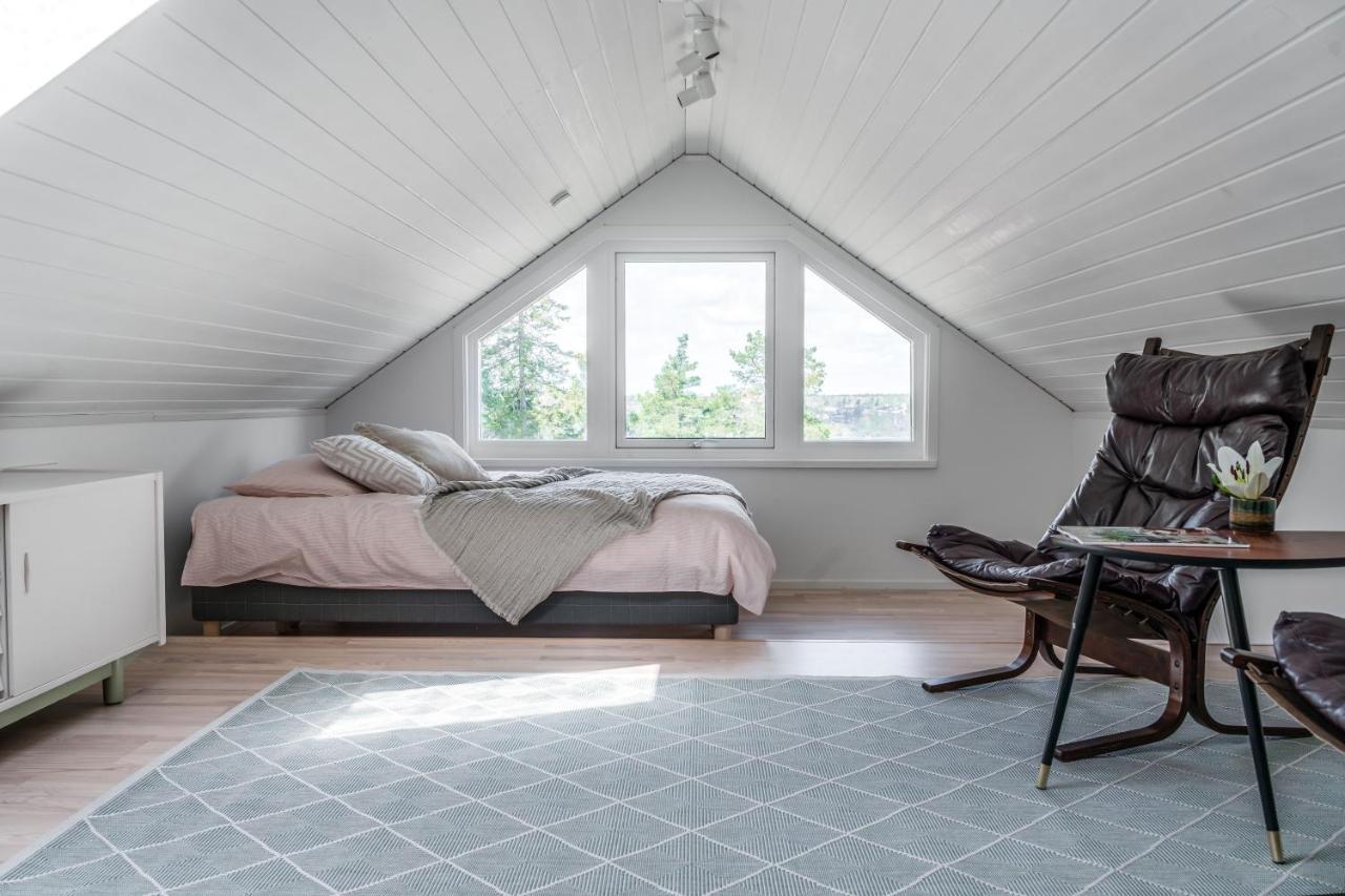 Elegant With Stunning Sea View And Garden Apartment Stockholm